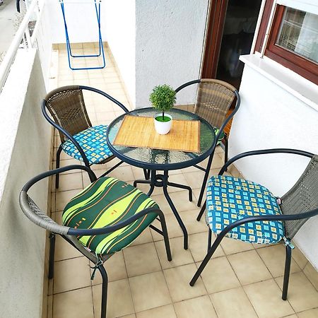 Lara'S Apartment Zadar Exterior photo